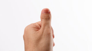 マムシ指の人の性格や特徴とは？マムシ指といわれる芸能人も紹介